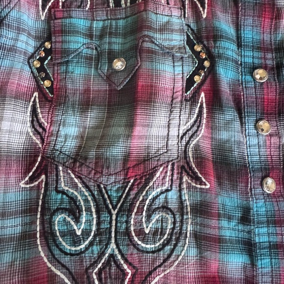 Wrangler Rock 47 Shirt Women Med Blue Red Plaid Metallic Western Rhinestone Snap - Picture 8 of 8